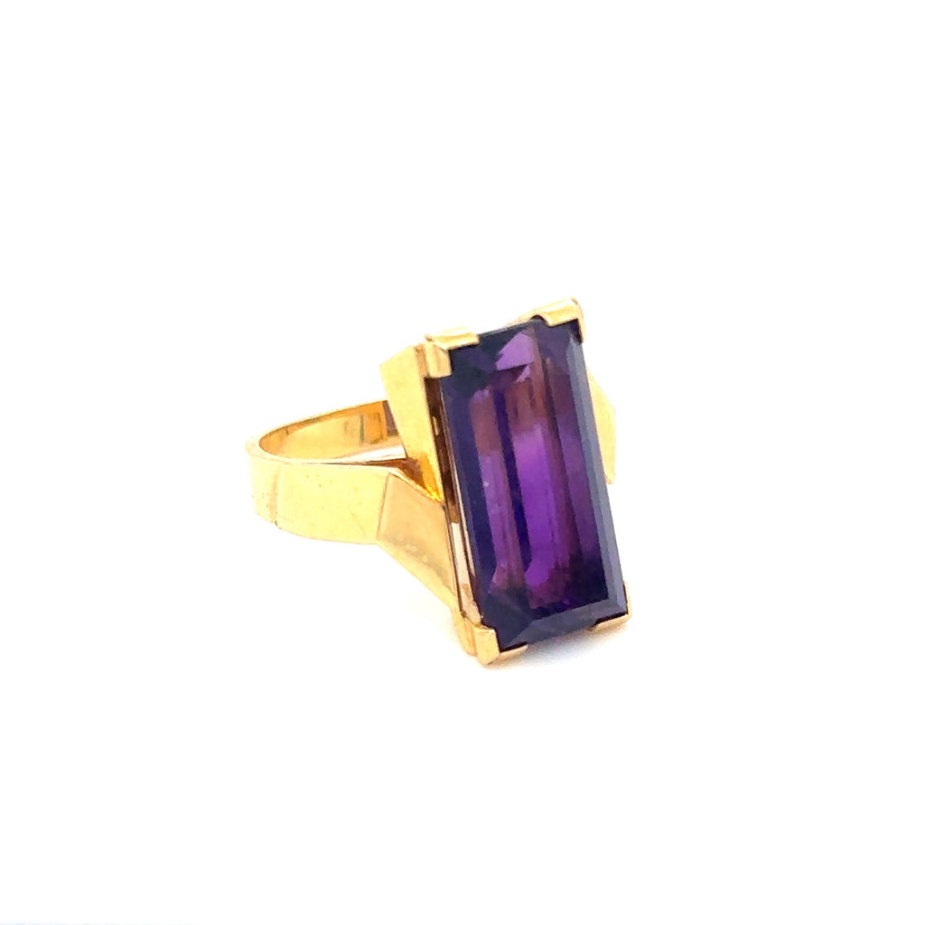 A Baguette Cut Amethyst Ring - Ancient & W